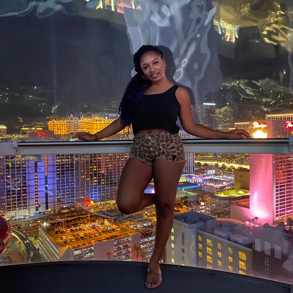 Meet your Posher, Simone - Picture 3 of 6